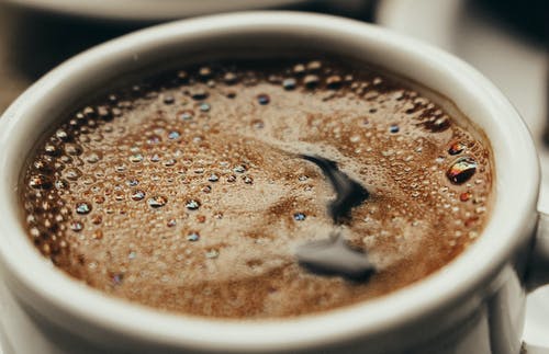 Kaffee wie aus dem Café zu Hause? Wie wählt man die ideale Kaffeemaschine aus?